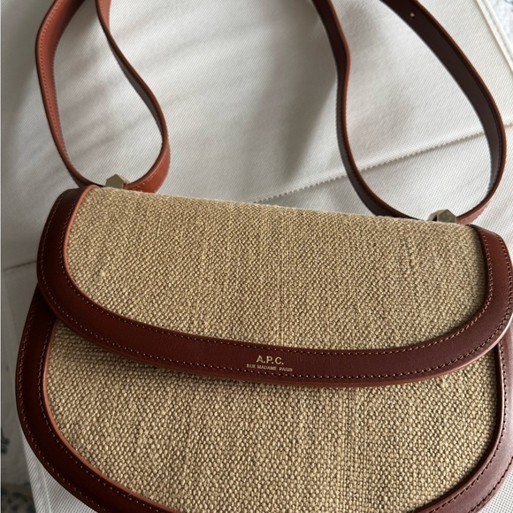 A.P.C. GENÈVE Brown and Tan Crossbody Bag with Classic Design - Picture 12 of 13